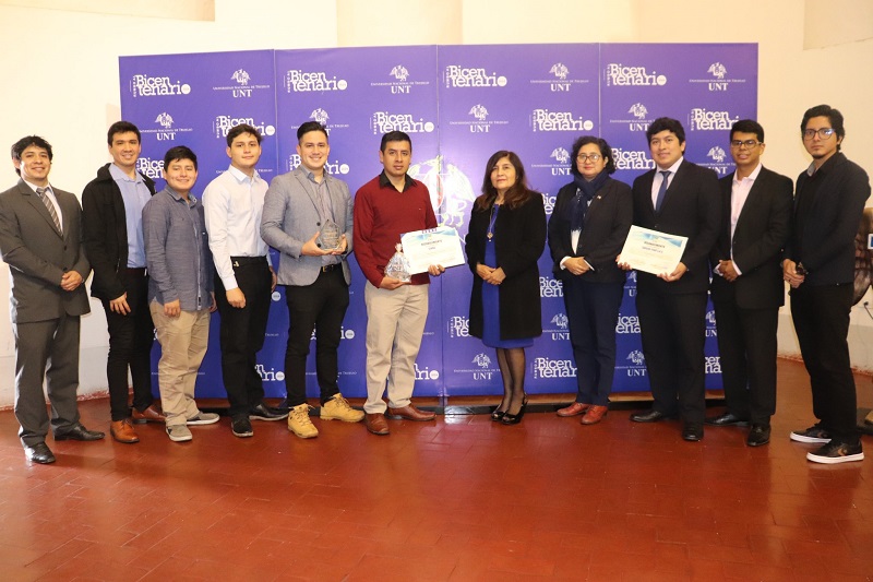 Evento de reconocimiento a ganadores de startup peru 8g+ en UNT