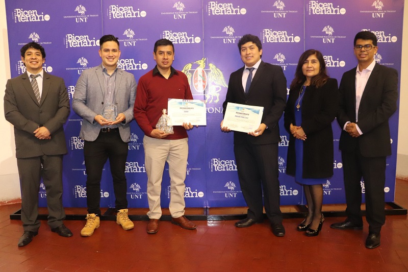 Evento de reconocimiento a ganadores de startup peru 8g+ en UNT