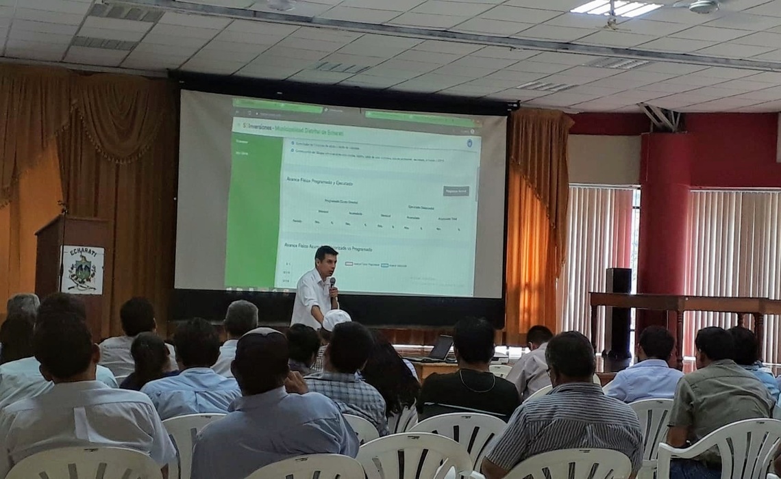 Capacitando al personal de la Muni Echa