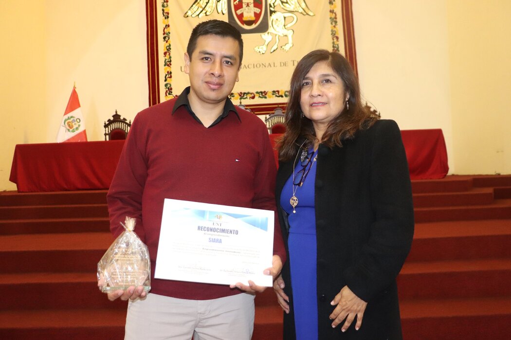 Reconocimiento de la UNT por haber ganado StartUp Perú 8G+